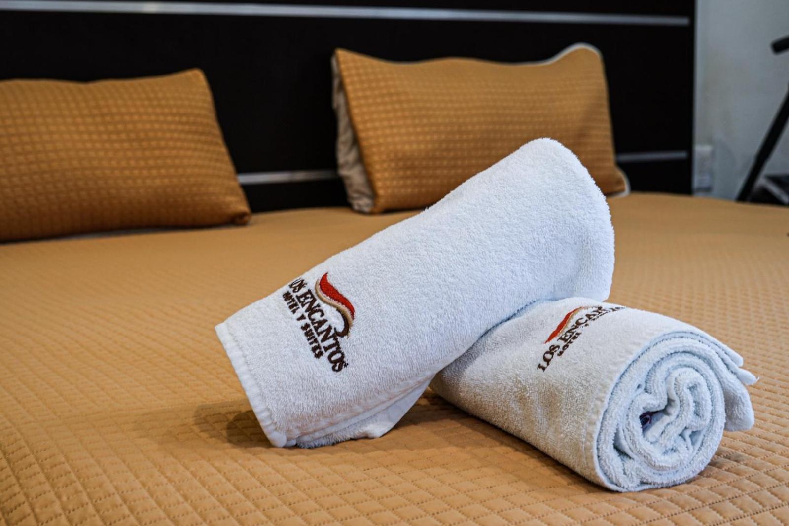 סאיוליטה Hotel Y Suites Los Encantos מראה חיצוני תמונה